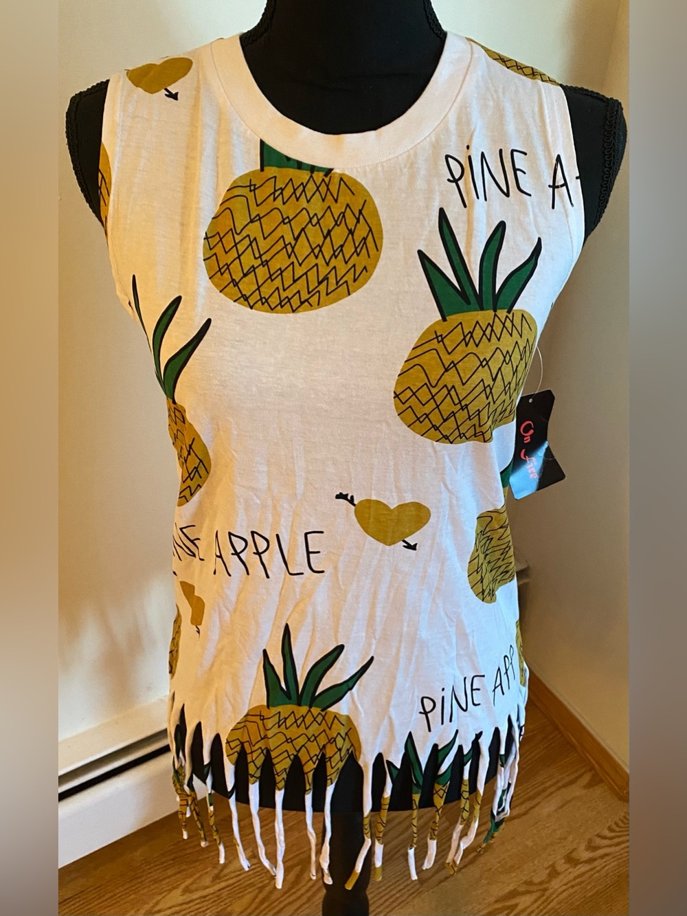On Fire NWT Fringe Pineapple Graphic White Tank Top with Yellow Print Size Med